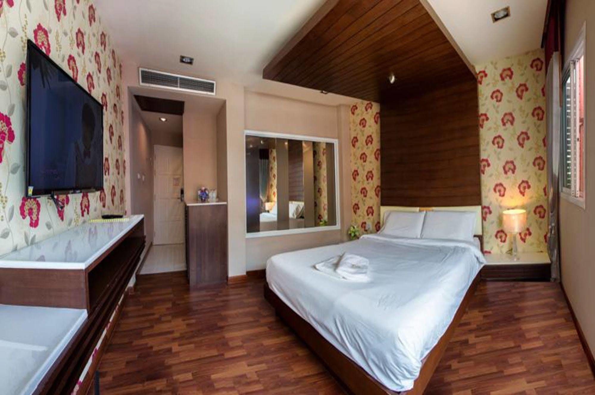 The Ring Hotel Hat Yai Exterior photo