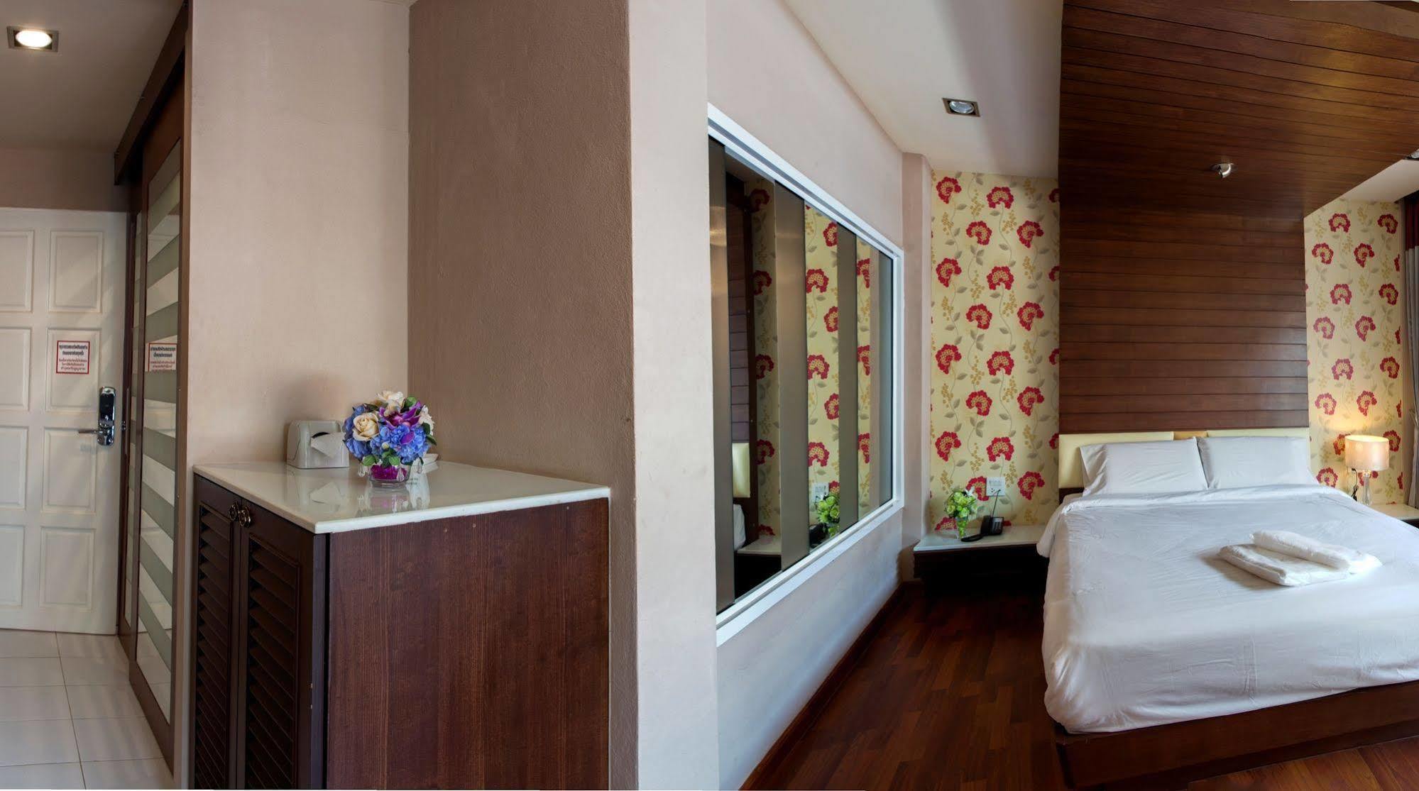 The Ring Hotel Hat Yai Exterior photo