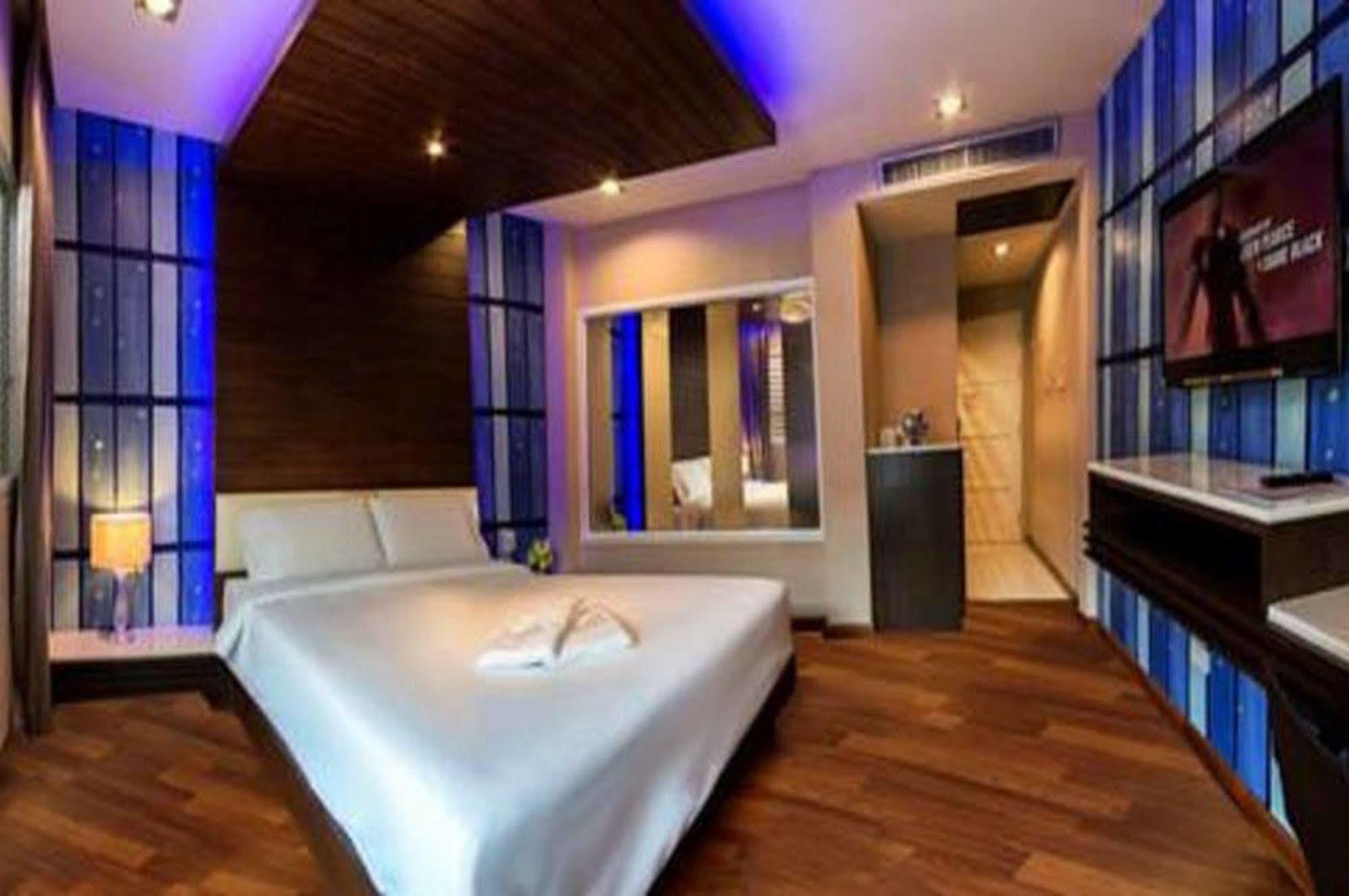 The Ring Hotel Hat Yai Exterior photo