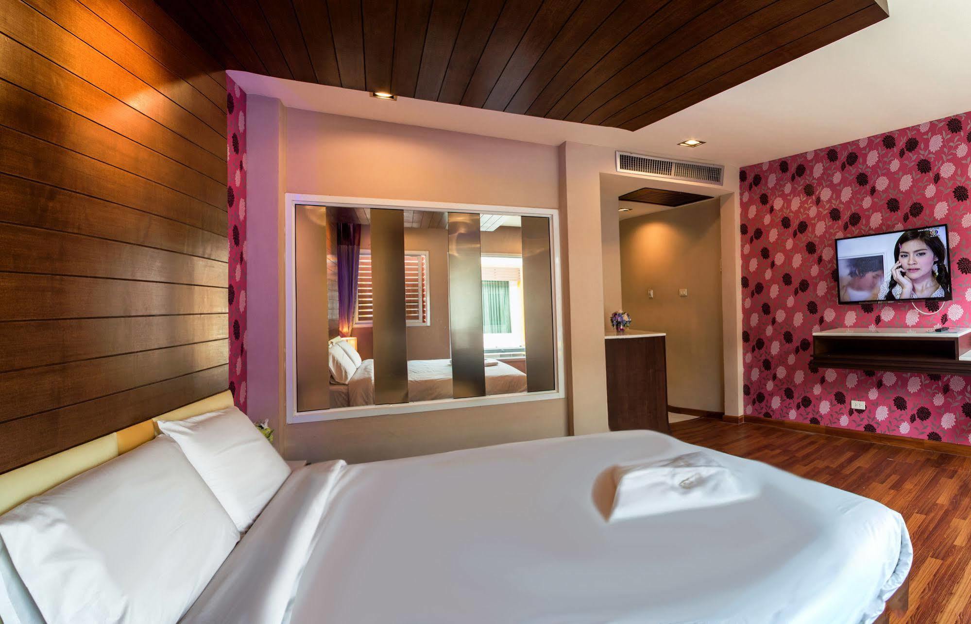 The Ring Hotel Hat Yai Exterior photo